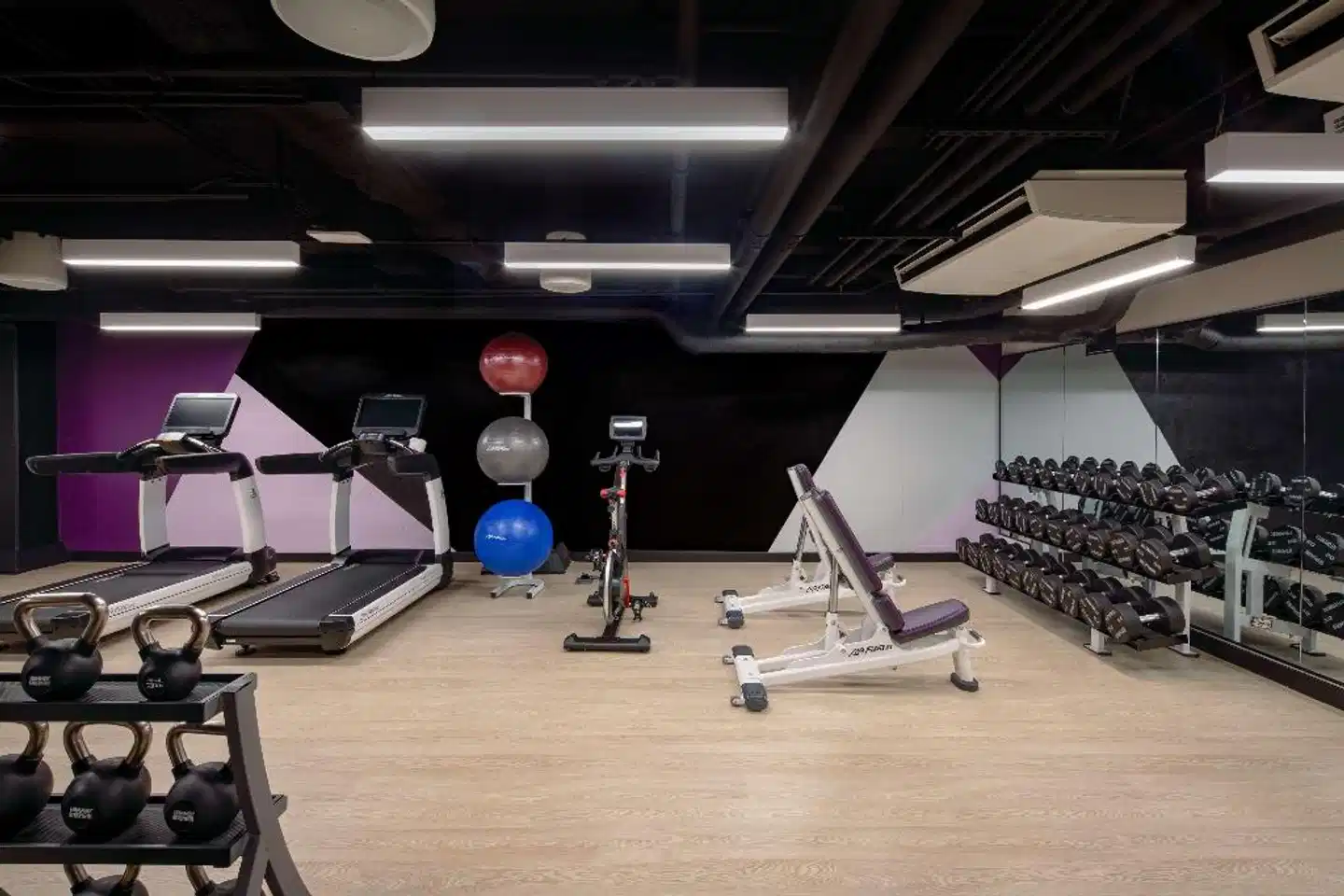 YOTEL San Francisco Sport und Entertainment