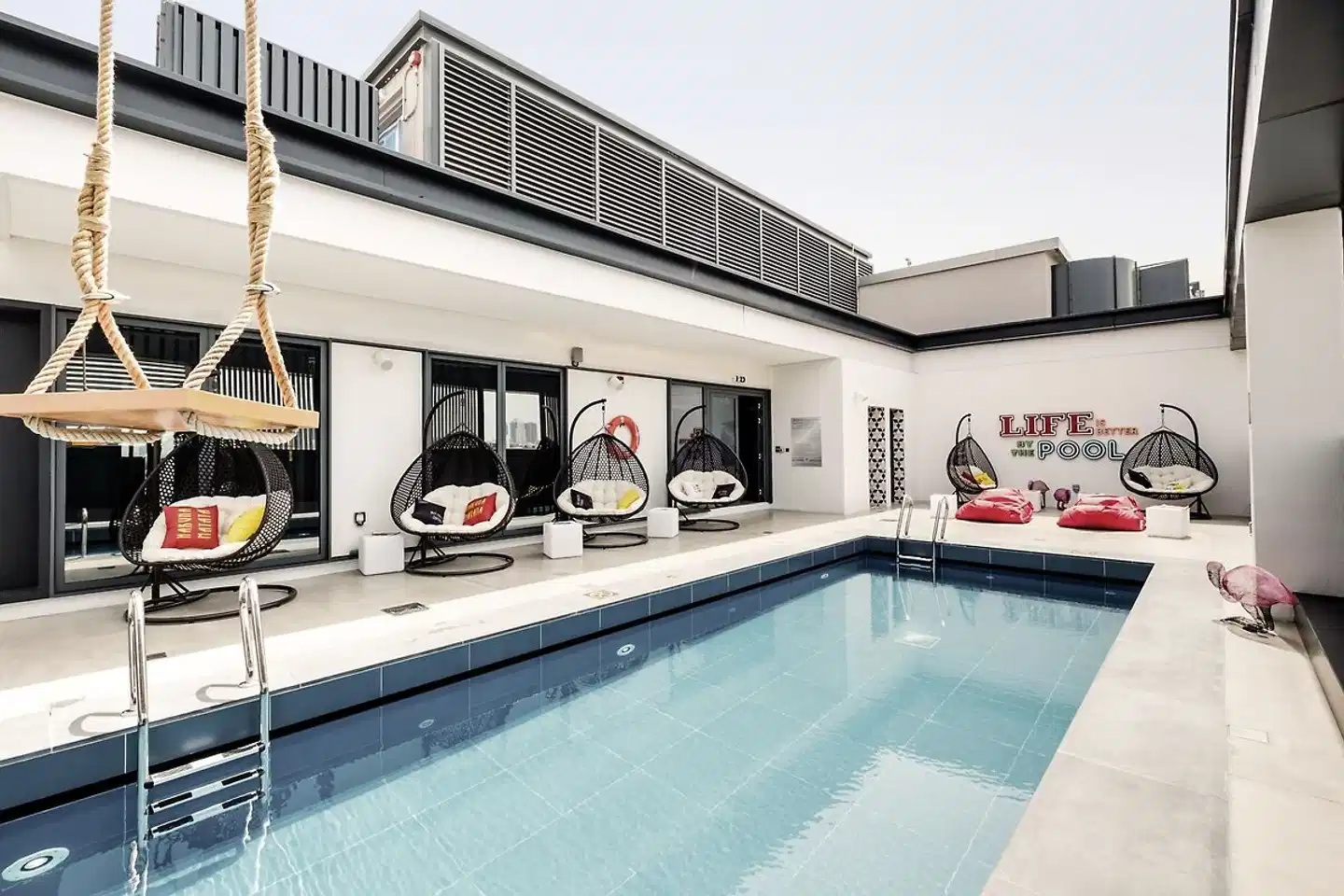 Hampton By Hilton Dubai Al Seef Pool