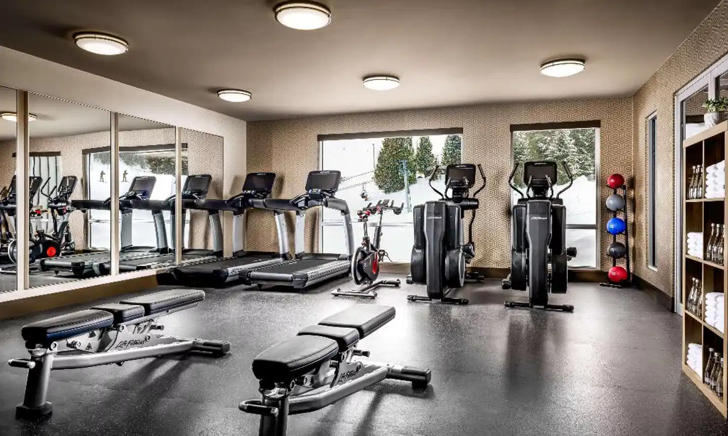 The Josie Hotel, Autograph Collection Sport und Entertainment