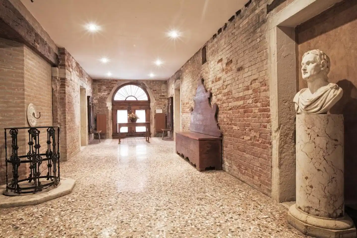 Palazzetto San Lio, Rialto Lobby