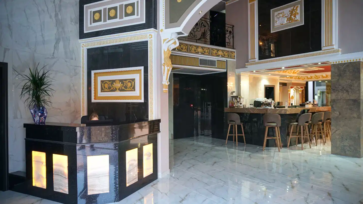 Agnes Deluxe Hotel Aussenansicht