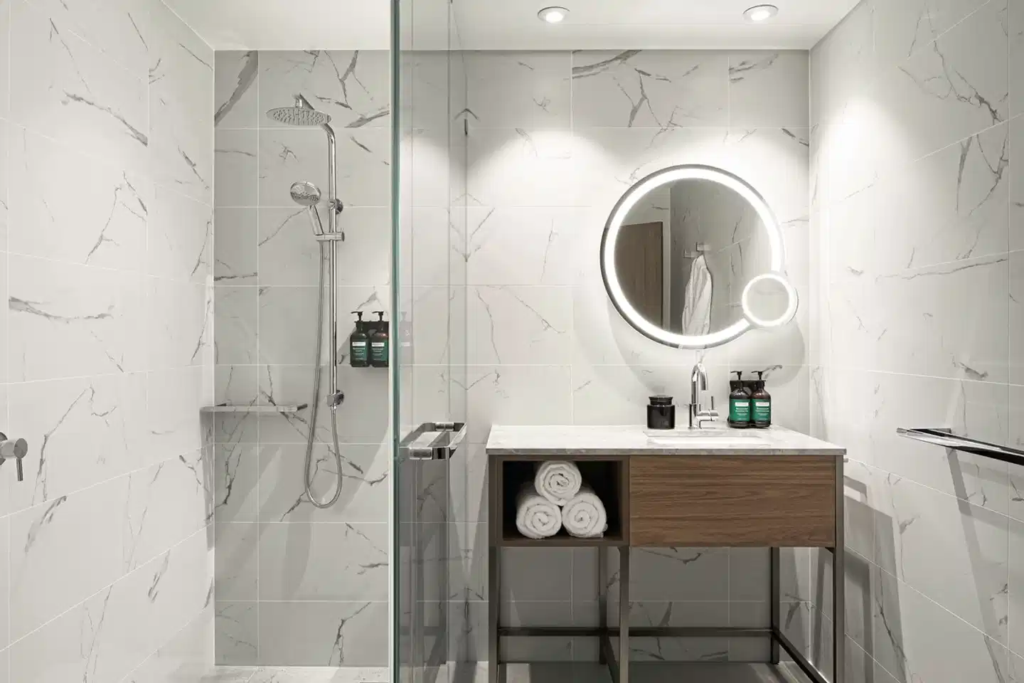 Crowne Plaza Sydney Darling Harbour Badezimmer