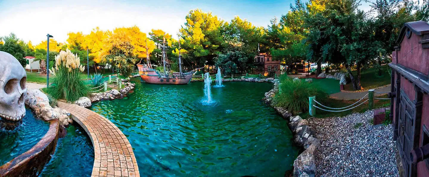 Amadria Park Camping Sibenik (by Happy Camp) Garten