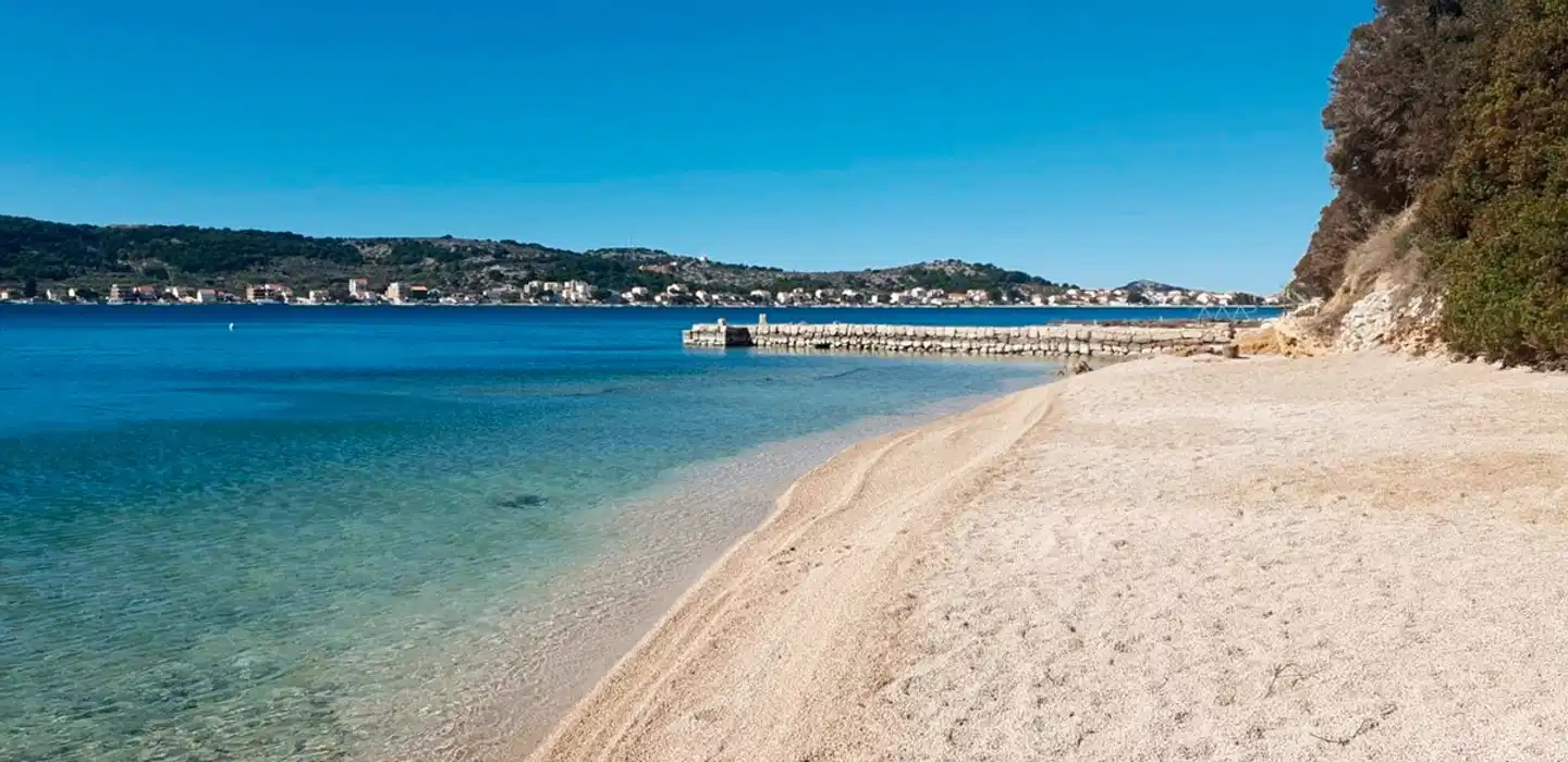 Olivia Green Camping Strand