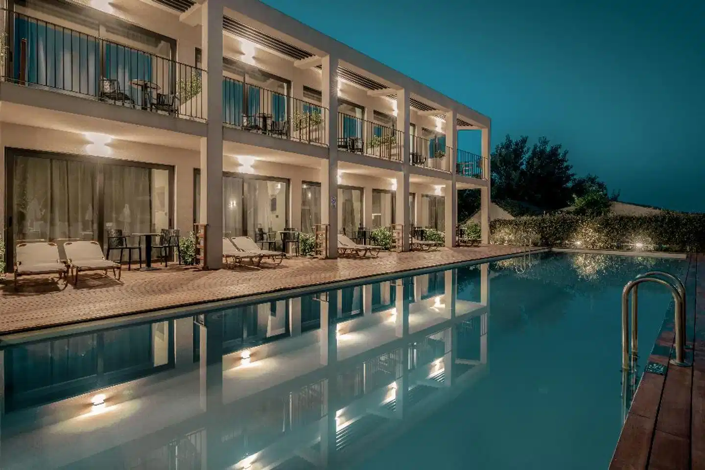 New Beach Hotel Pool