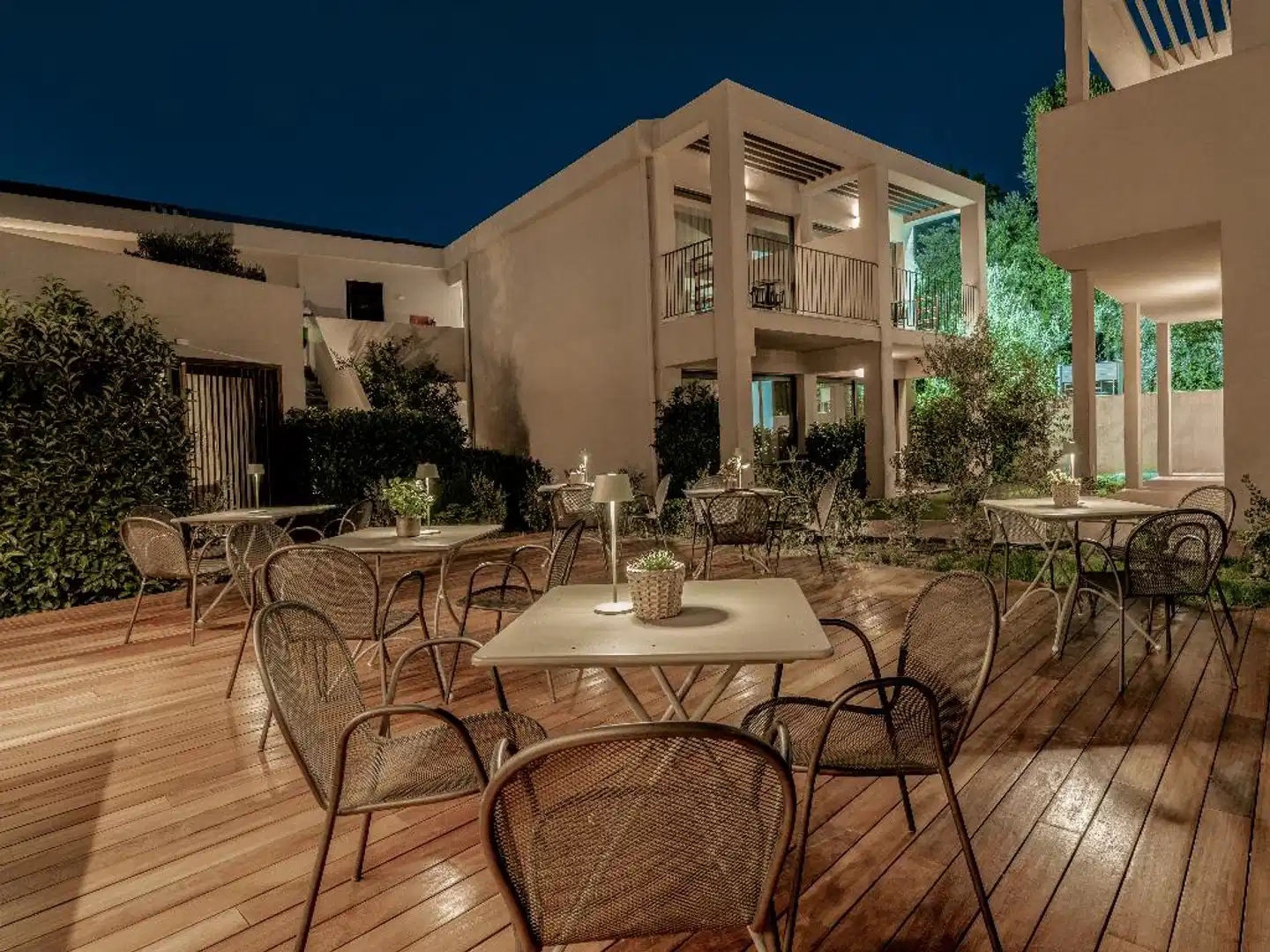 New Beach Hotel Terrasse