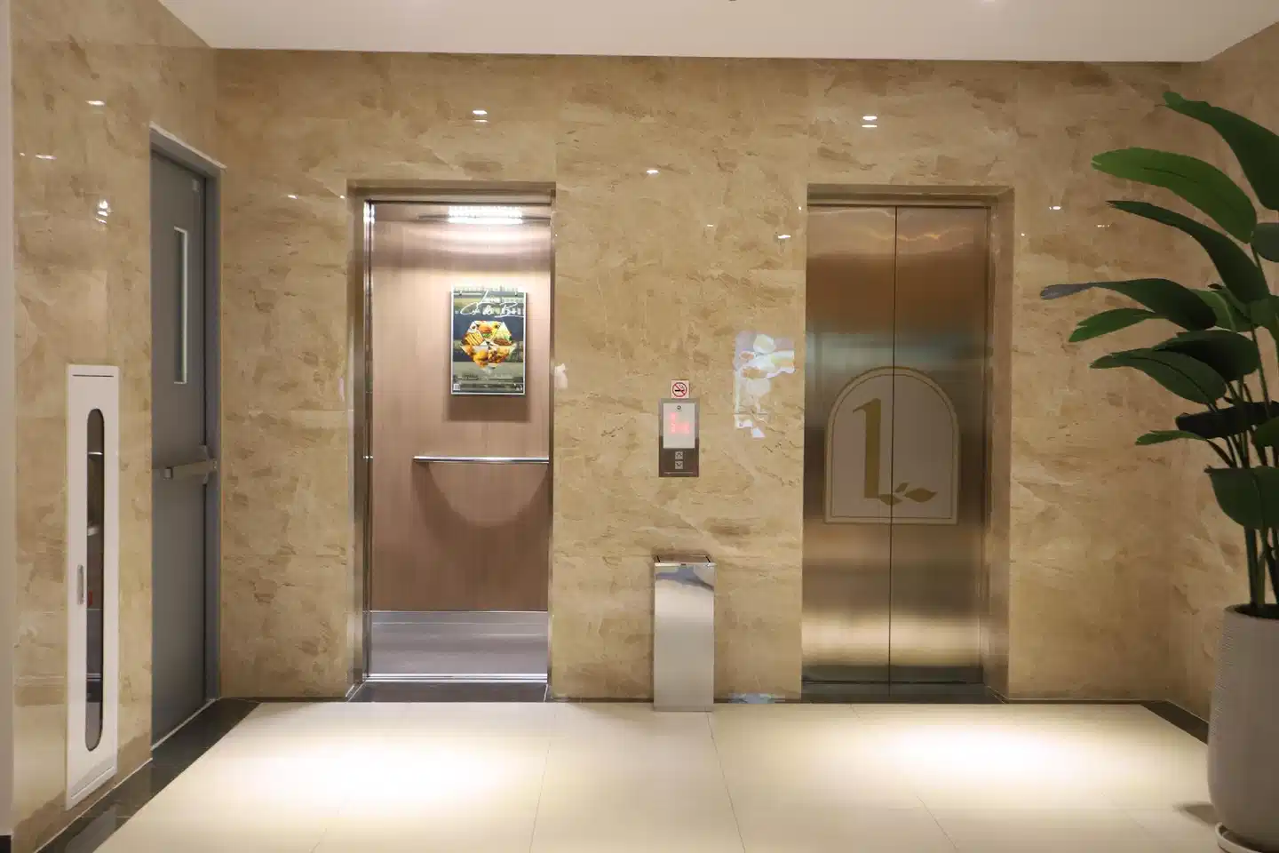 Lanura Apartments and Hotel Lobby