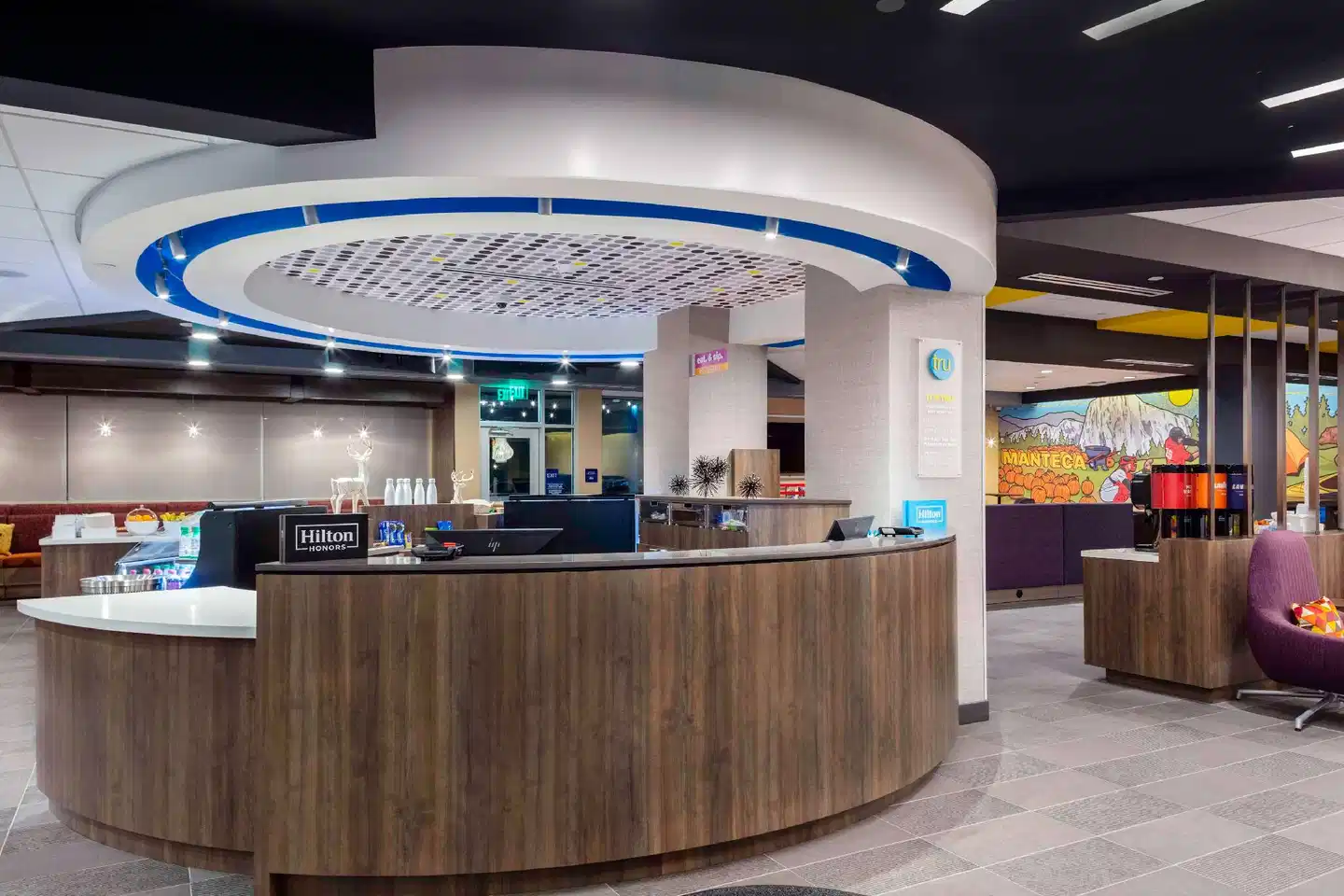 Tru by Hilton Manteca Lobby