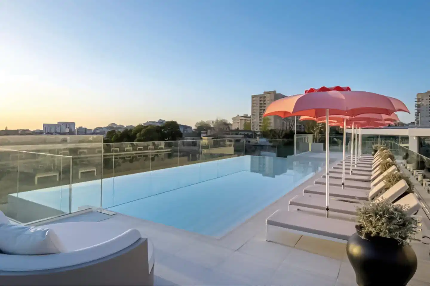 Renaissance Porto Lapa Hotel Pool