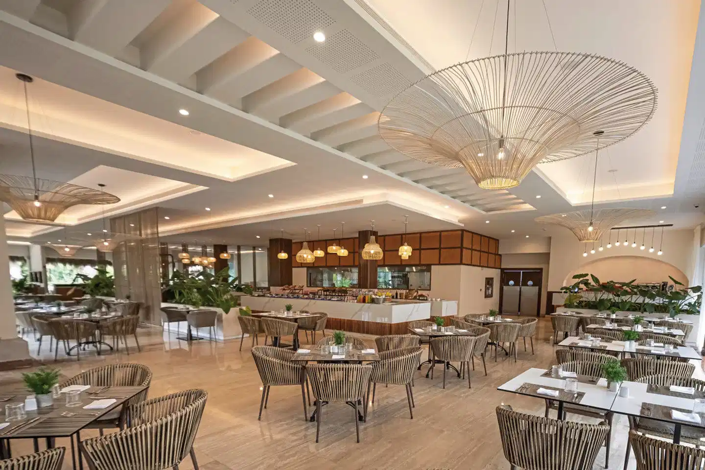 Family Selection at Grand Palladium Kantenah Resort & Spa Restaurant