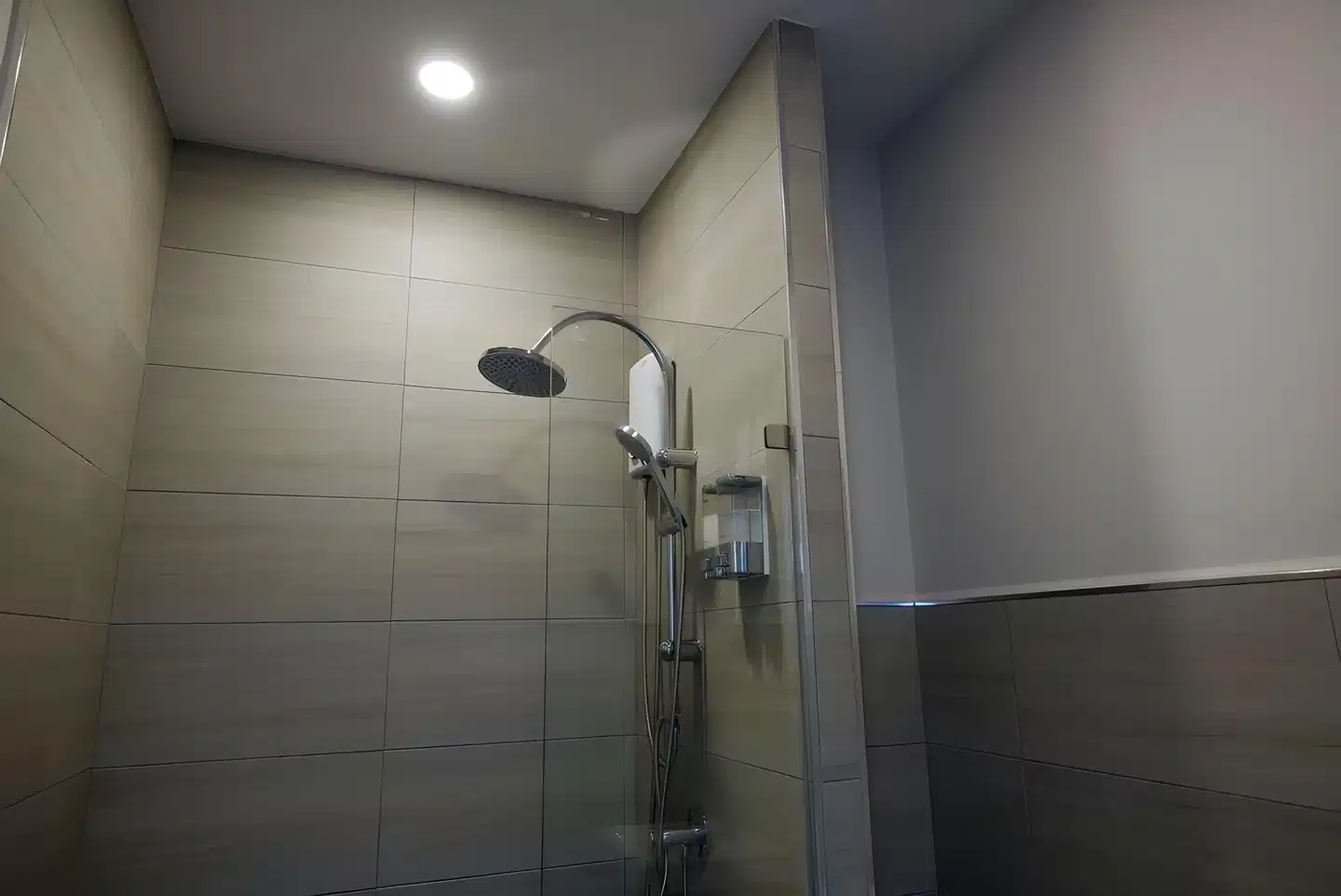 Double J Hotel Badezimmer