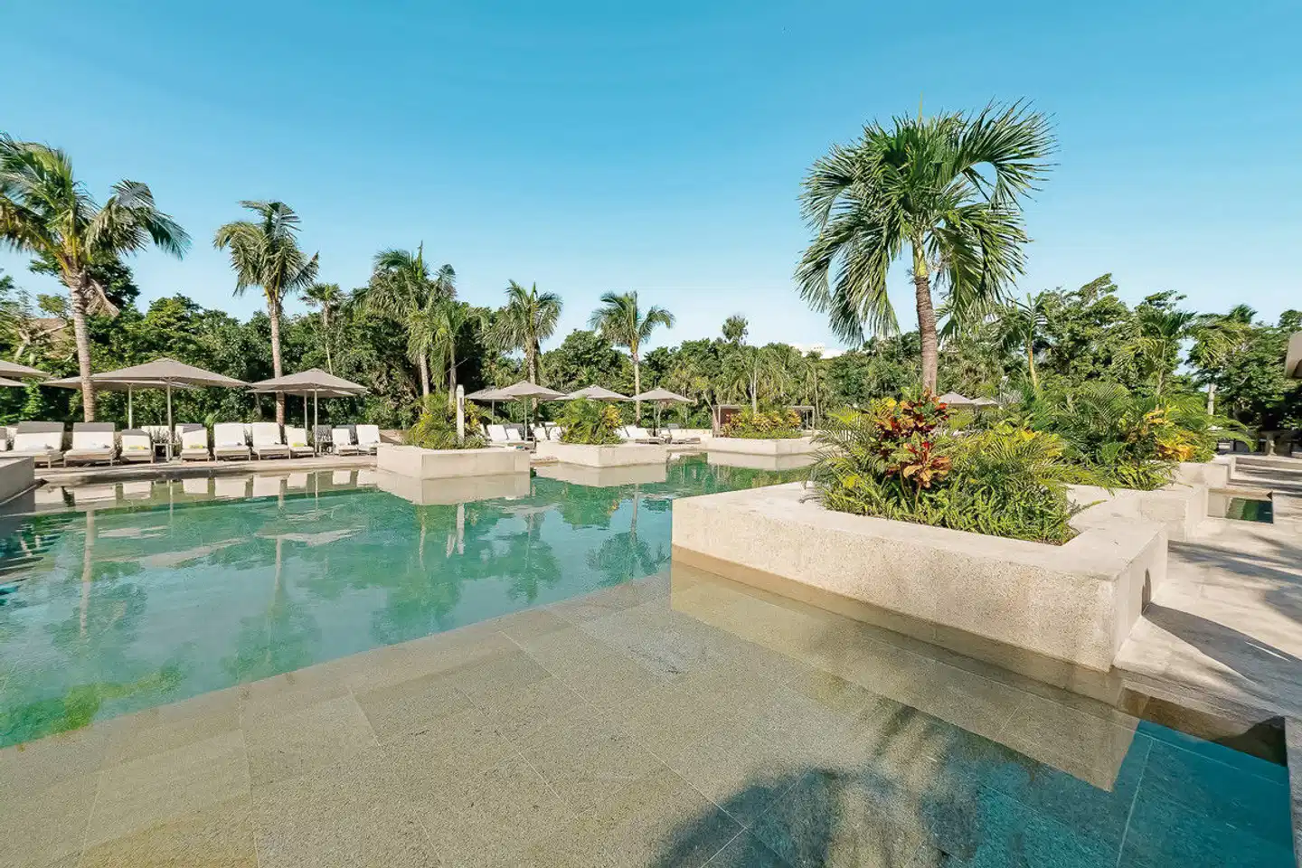 Family Selection at Grand Palladium Kantenah Resort & Spa Pool