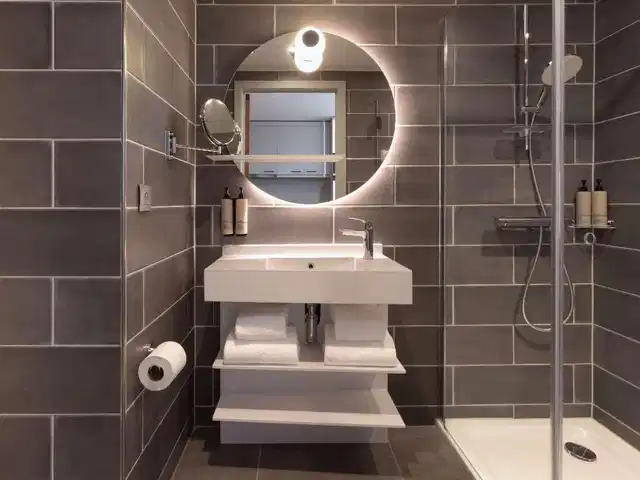 Aparthotel Adagio Antwerp City Center Badezimmer