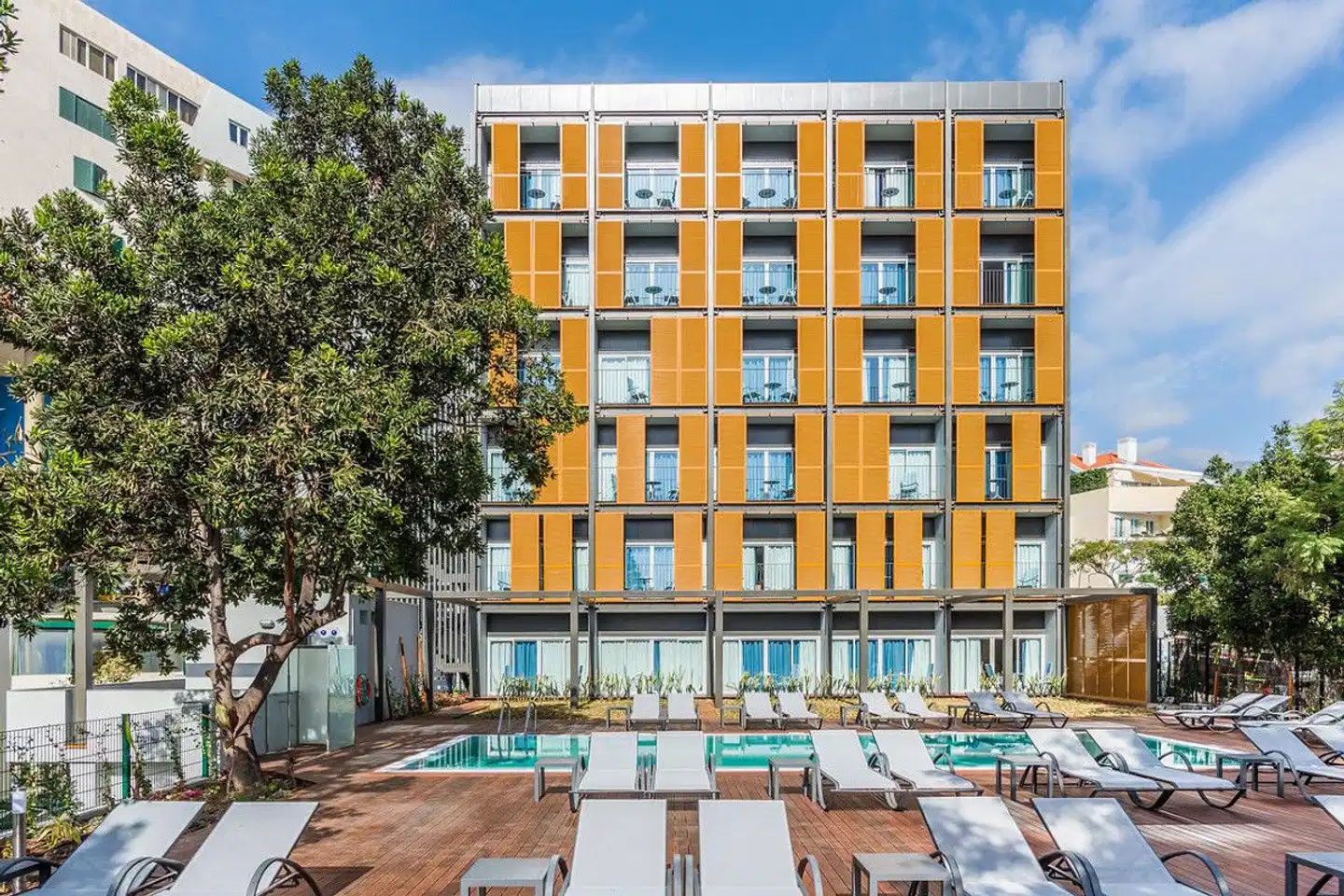 Hotel Pestana Casino Studios Aussenansicht