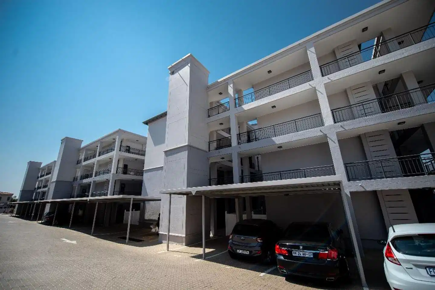 Enigma Hotel Apartments Aussenansicht