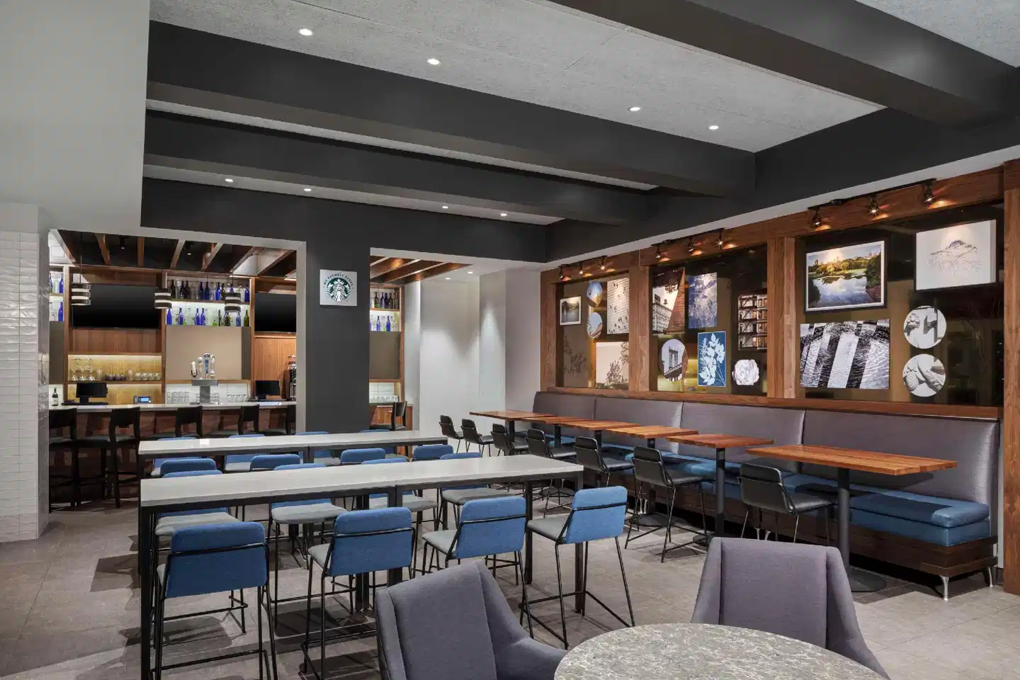 Hyatt Place New York City / Times Square Bar