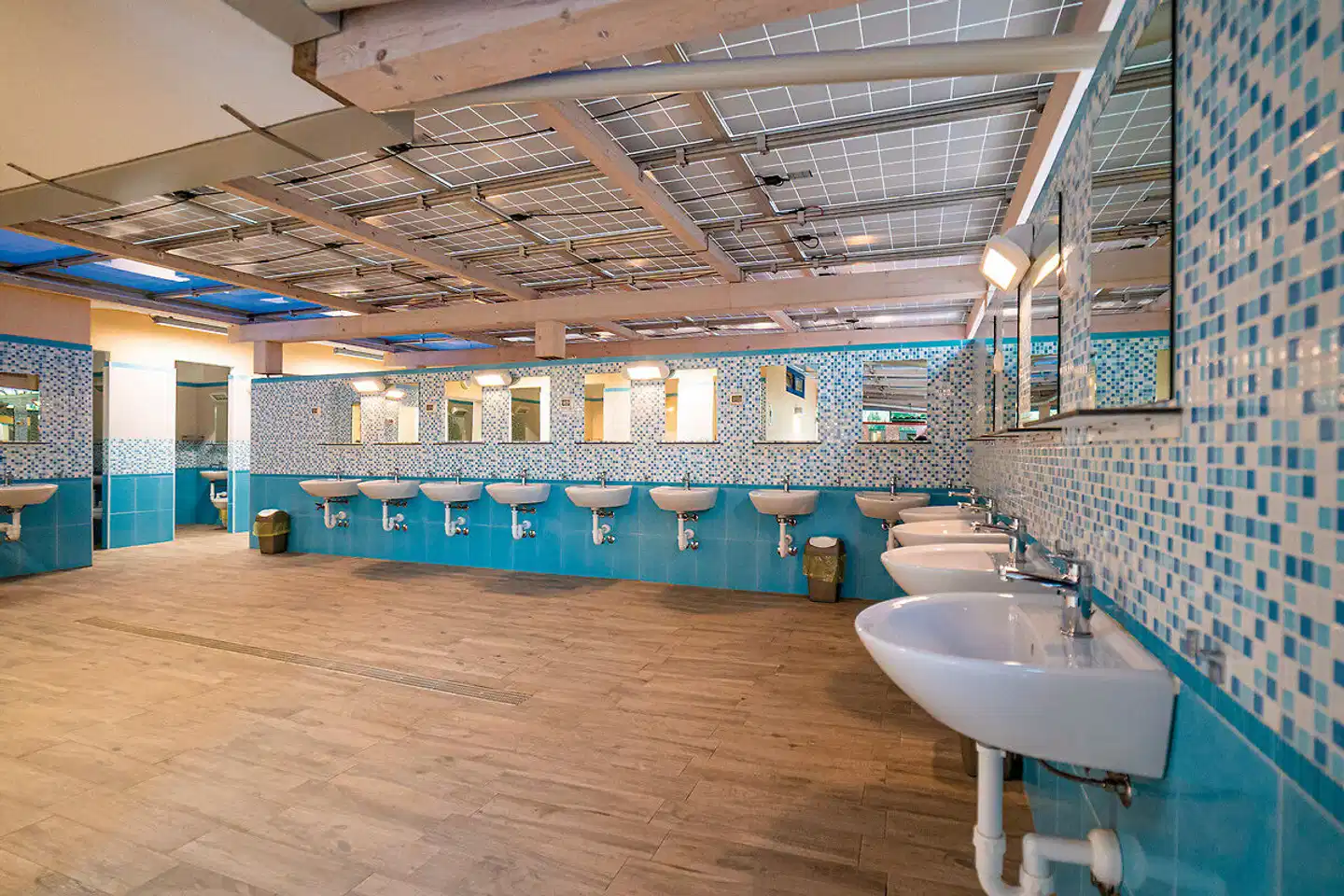 Camping Village Capo D'Orso (Stellplätze) Hallenbad