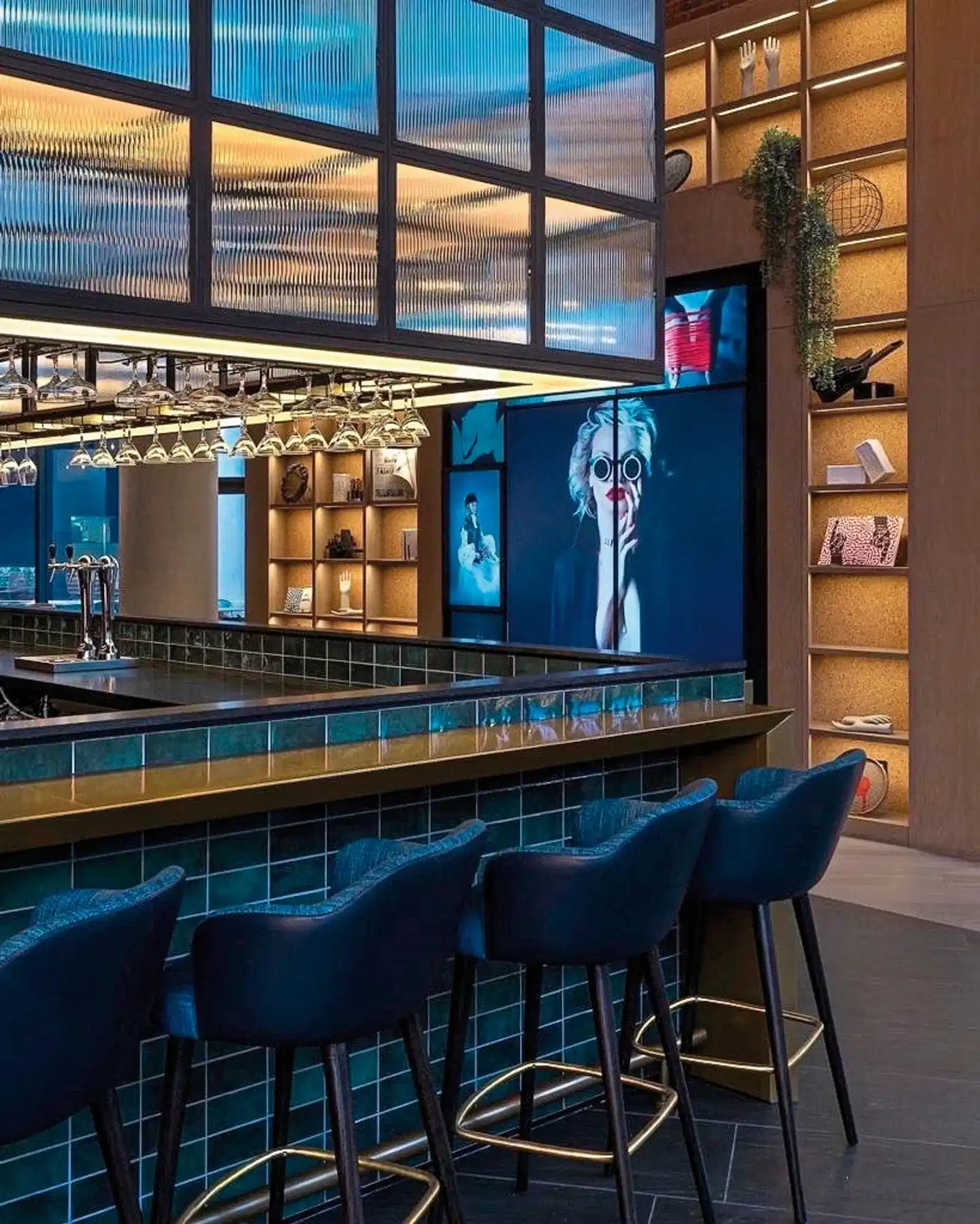 Radisson Red Rosebank Bar