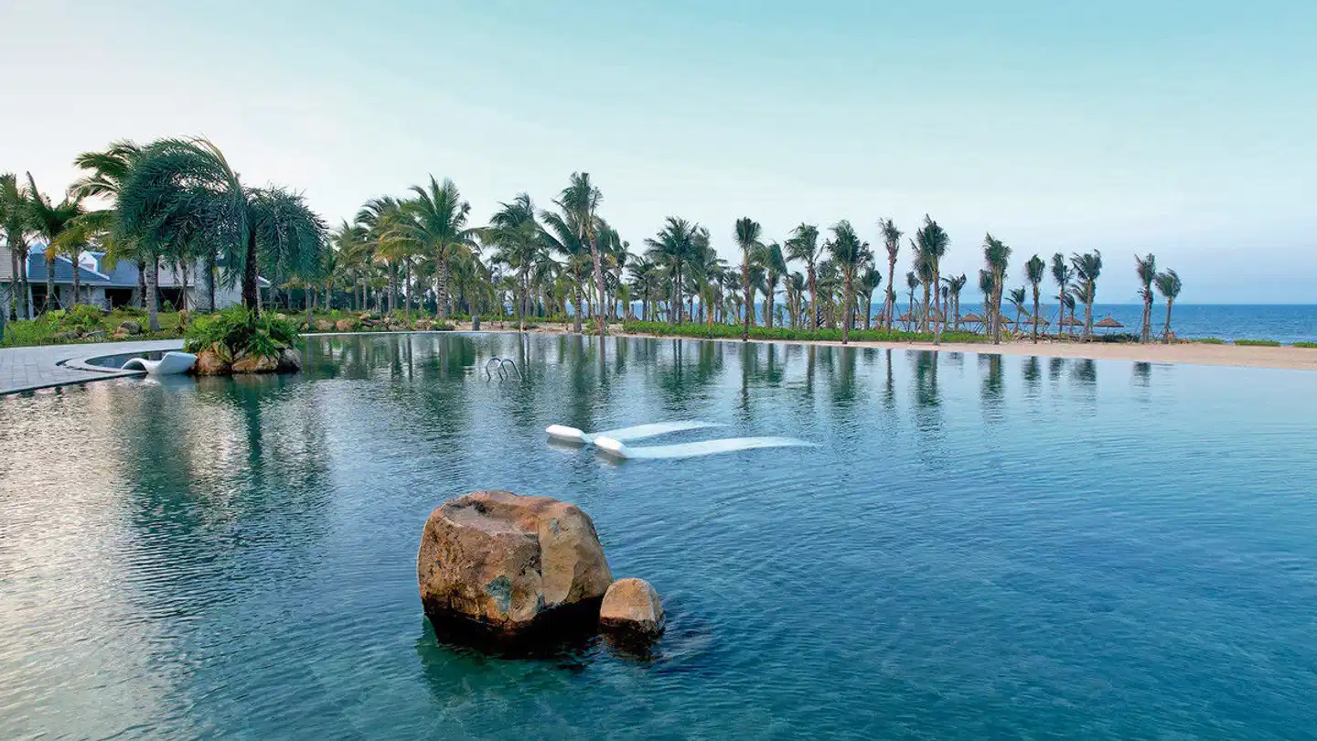 Bliss Hoi An Beach Resort & Wellness Pool