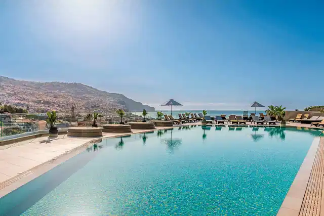 The Views Baía Pool