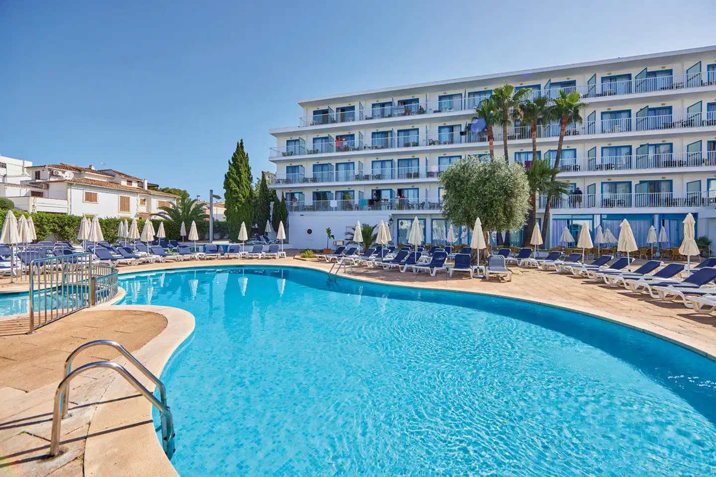 Ilusion Vista Blava Pool