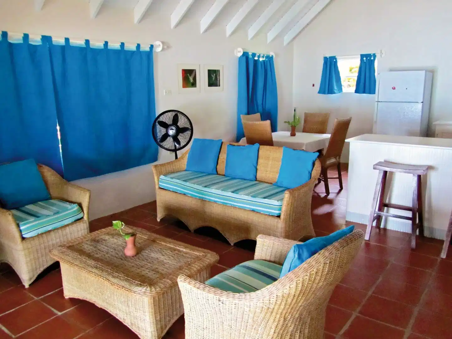 Blue Waters Inn Lobby