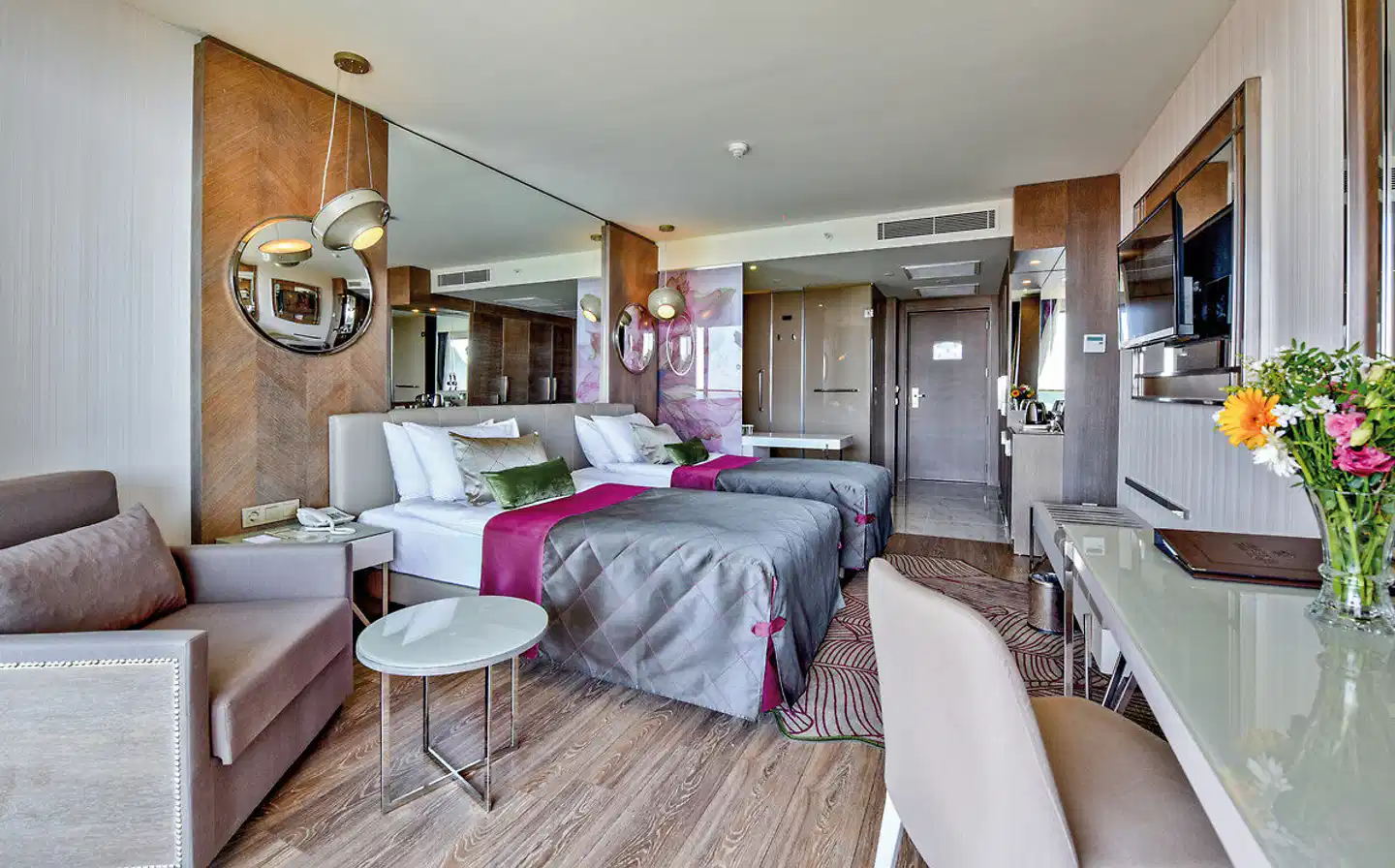 Side Star Elegance Lobby