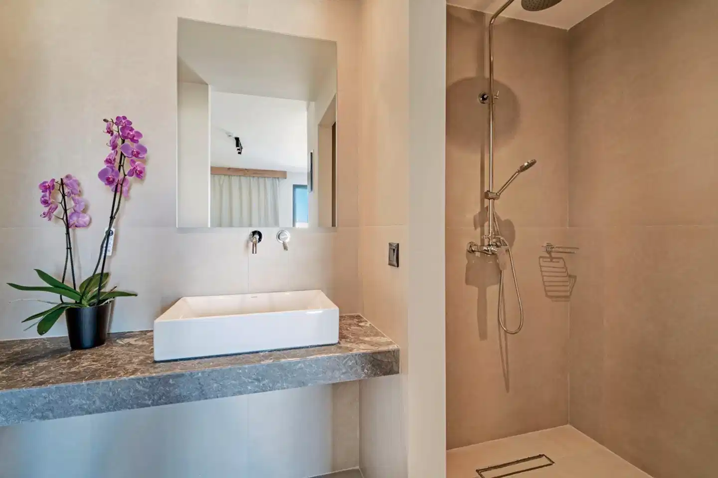 Elounda Water Park Residence Hotel Badezimmer