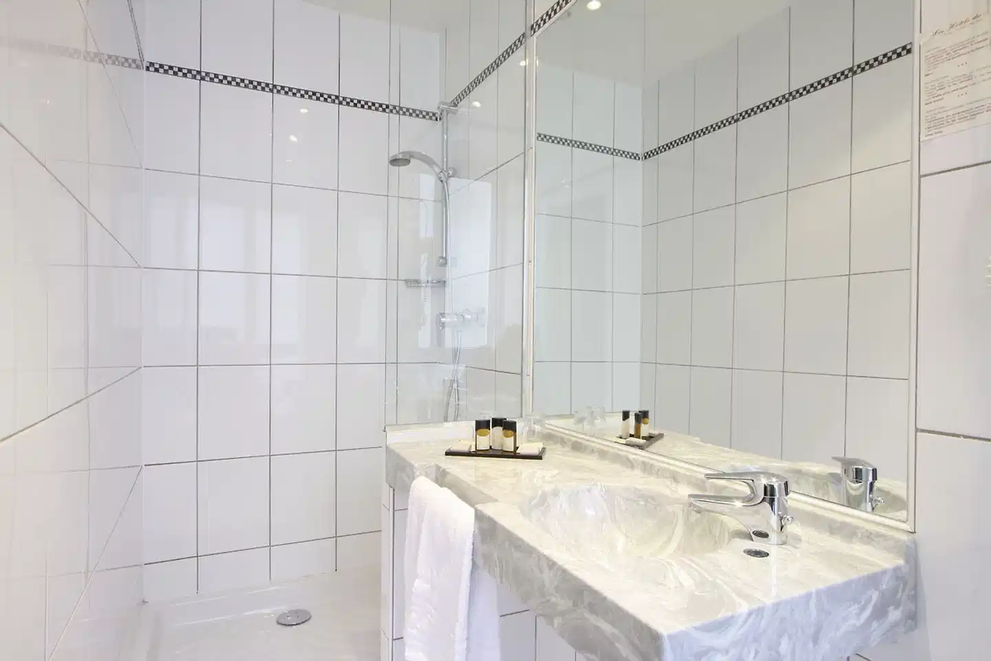 Hotel du Pré Badezimmer