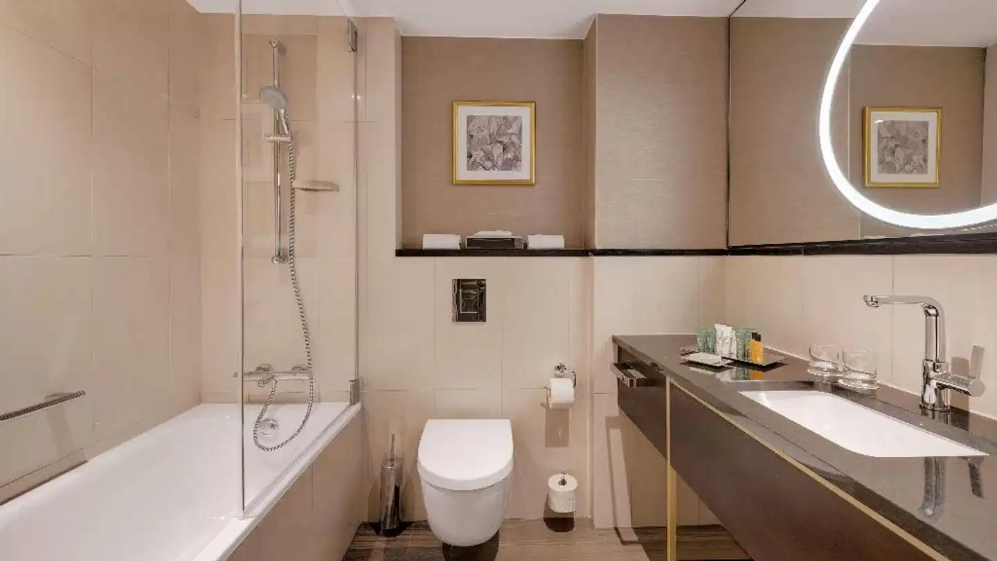 Hilton Munich City Badezimmer