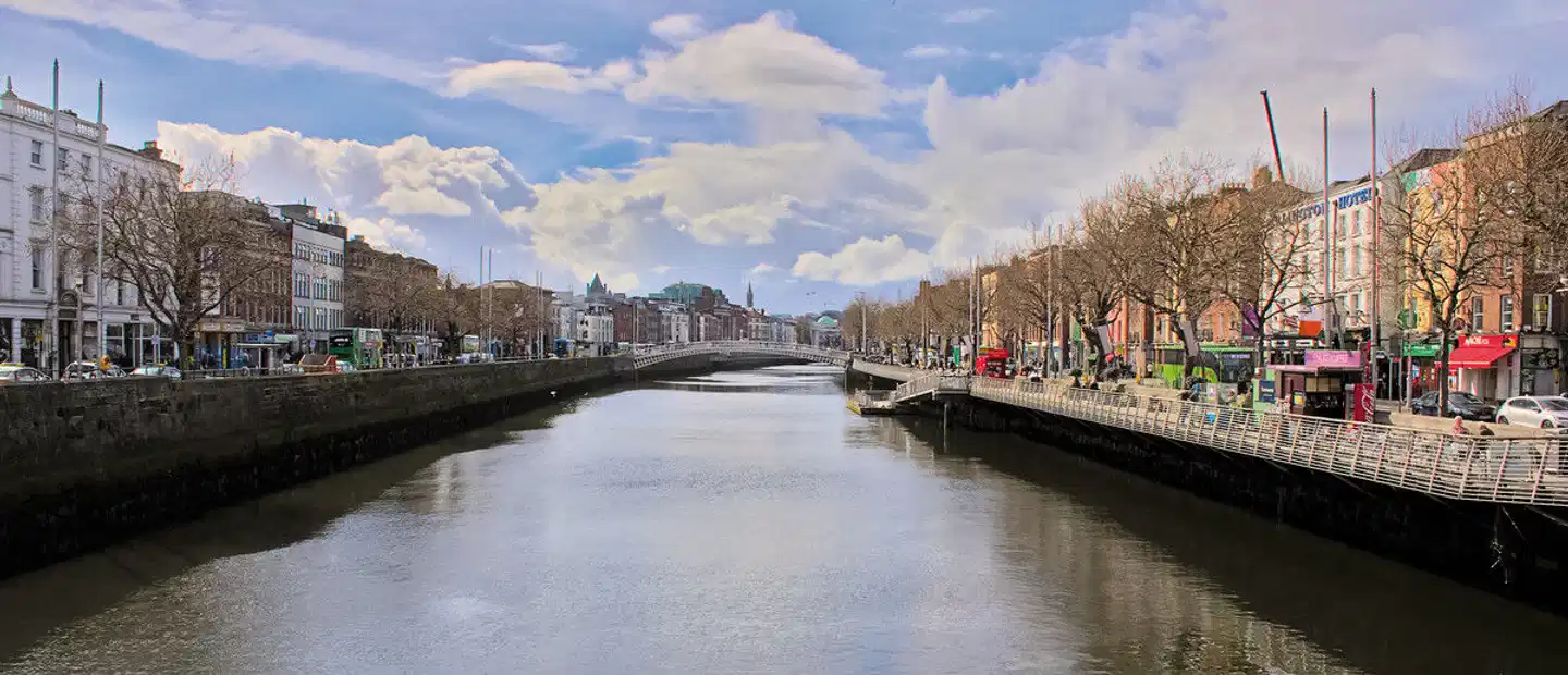 Entlang der Höhepunkte Irlands Landschaft