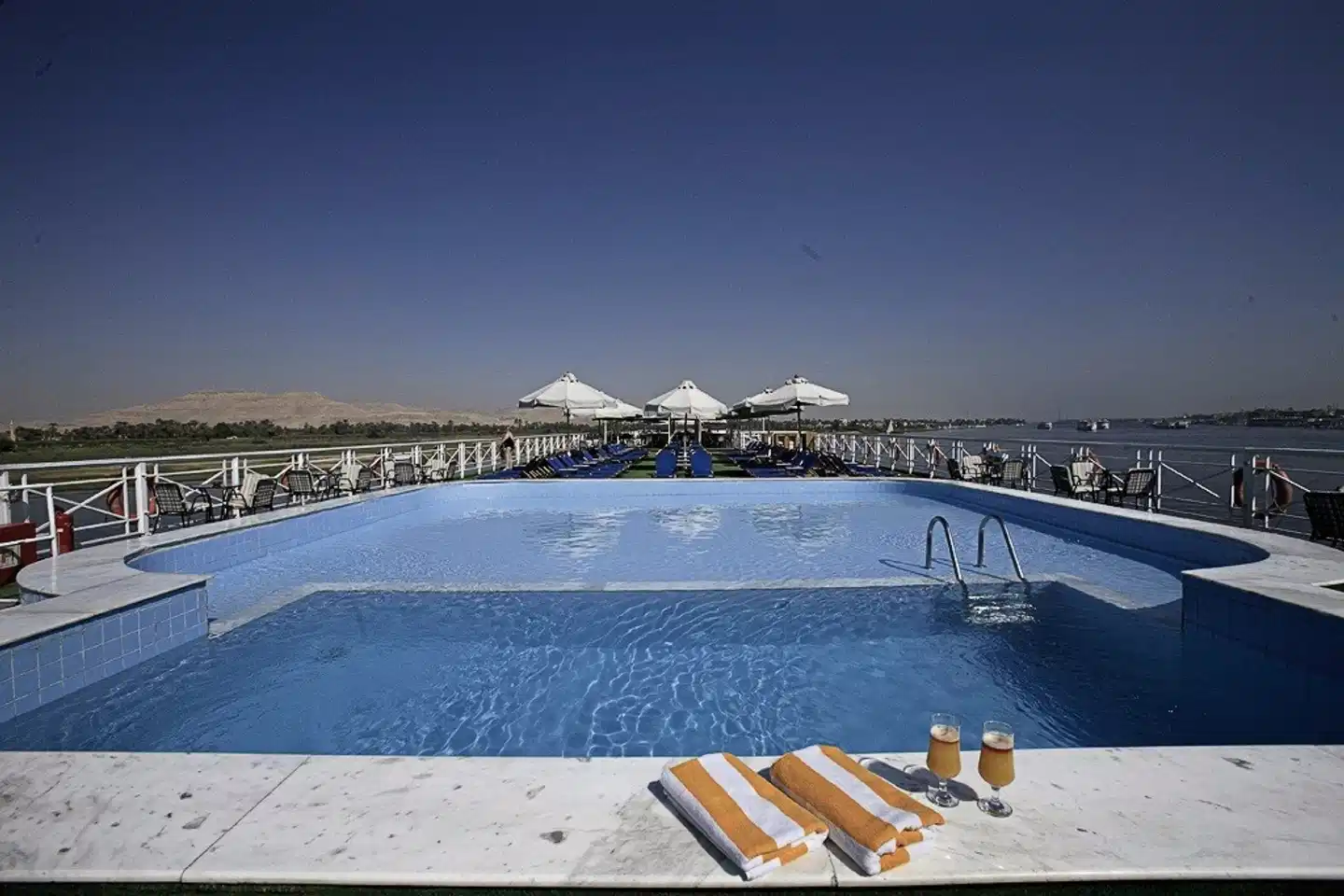 Klassische Nilkreuzfahrt mit Iberotel Crown Emperor Pool