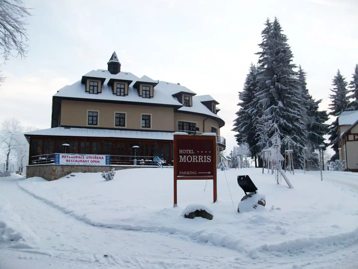 Golf Hotel Morris Aussenansicht