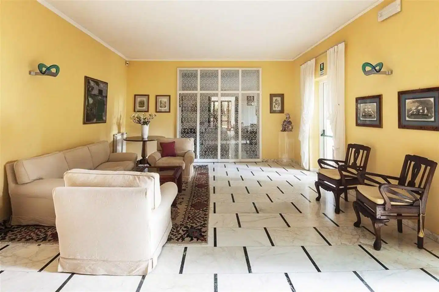 President Hotel Modellaufnahme