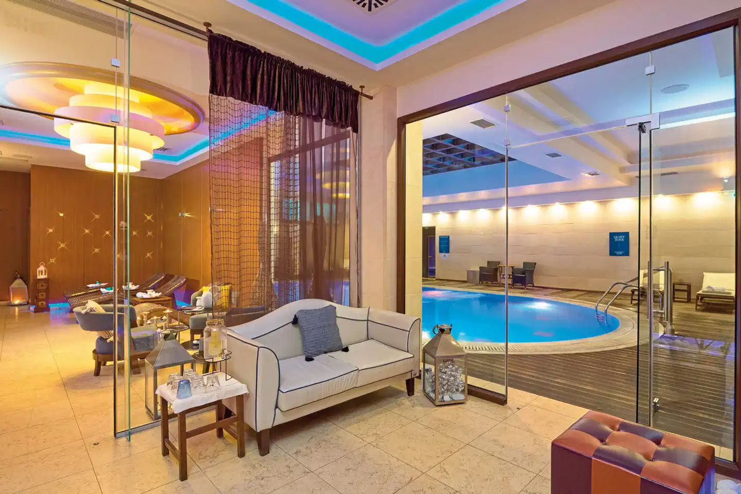 Mediterranean Village Hotel & Spa Hallenbad