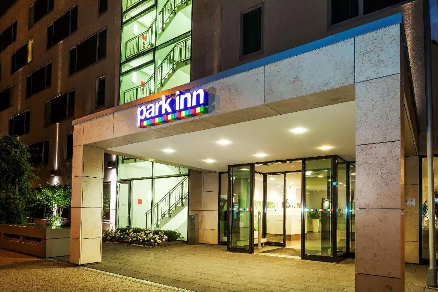 Park Inn by Radisson Frankfurt Airport Aussenansicht