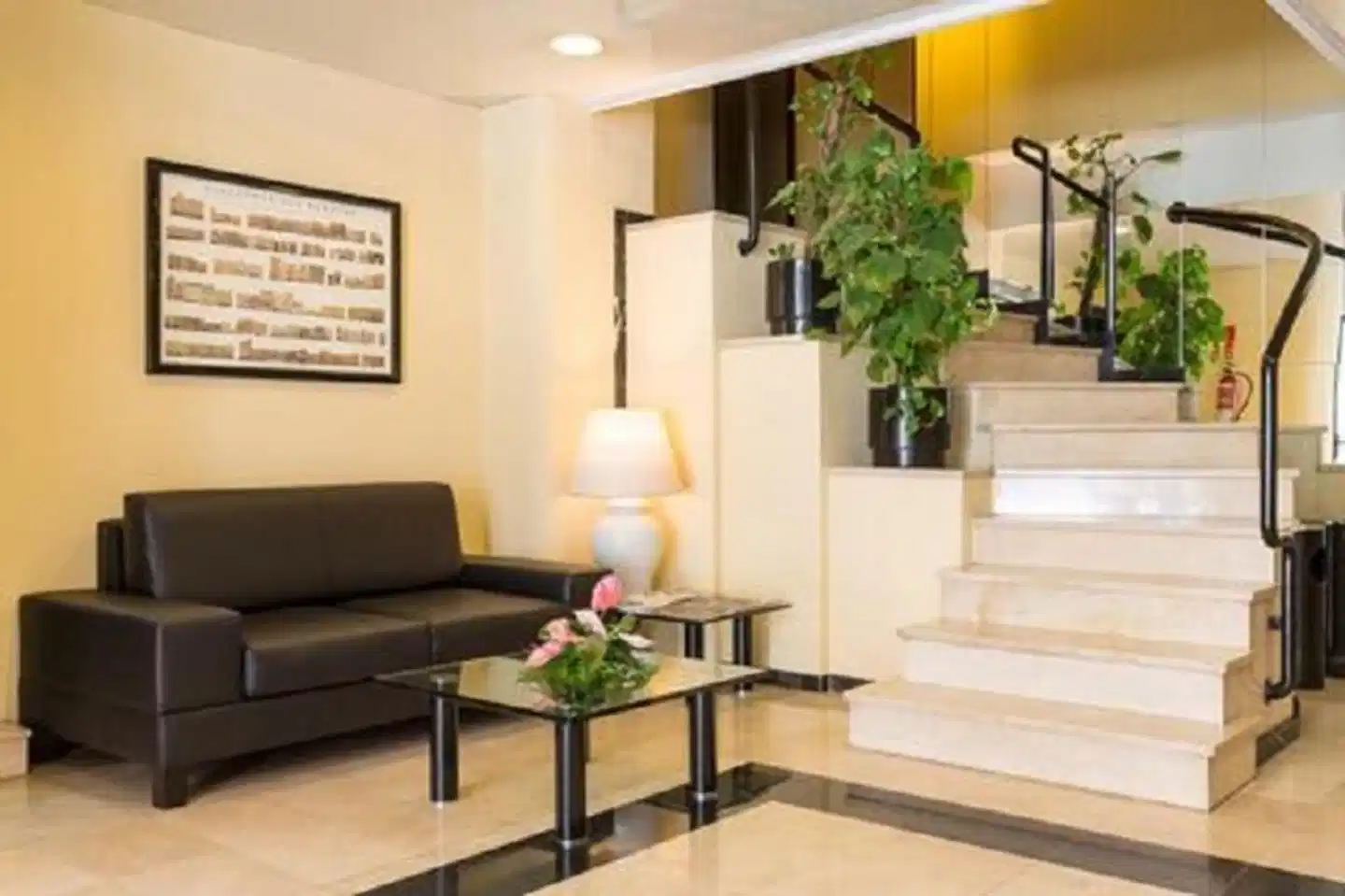 Aparthotel Bertrán Lobby