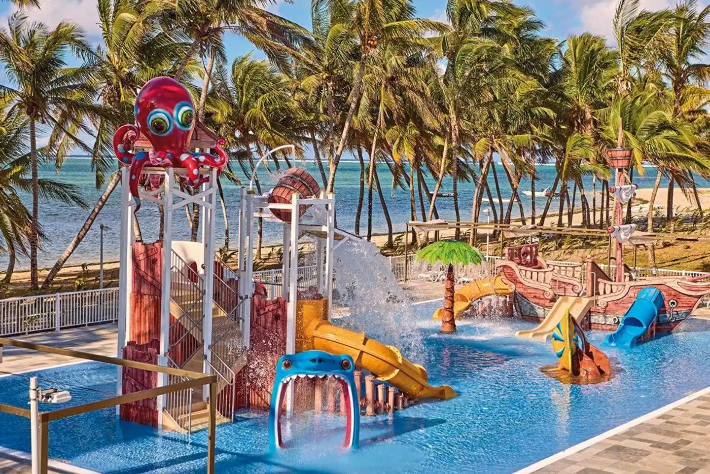 RIU Turquoise Pool