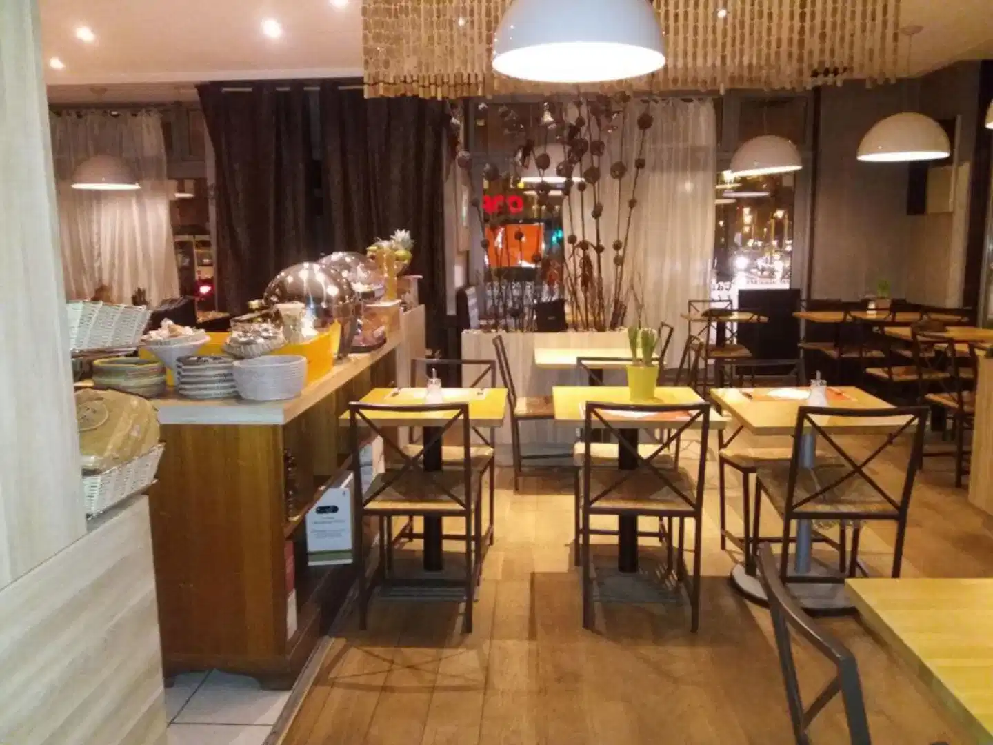 B-aparthotel Regent Restaurant