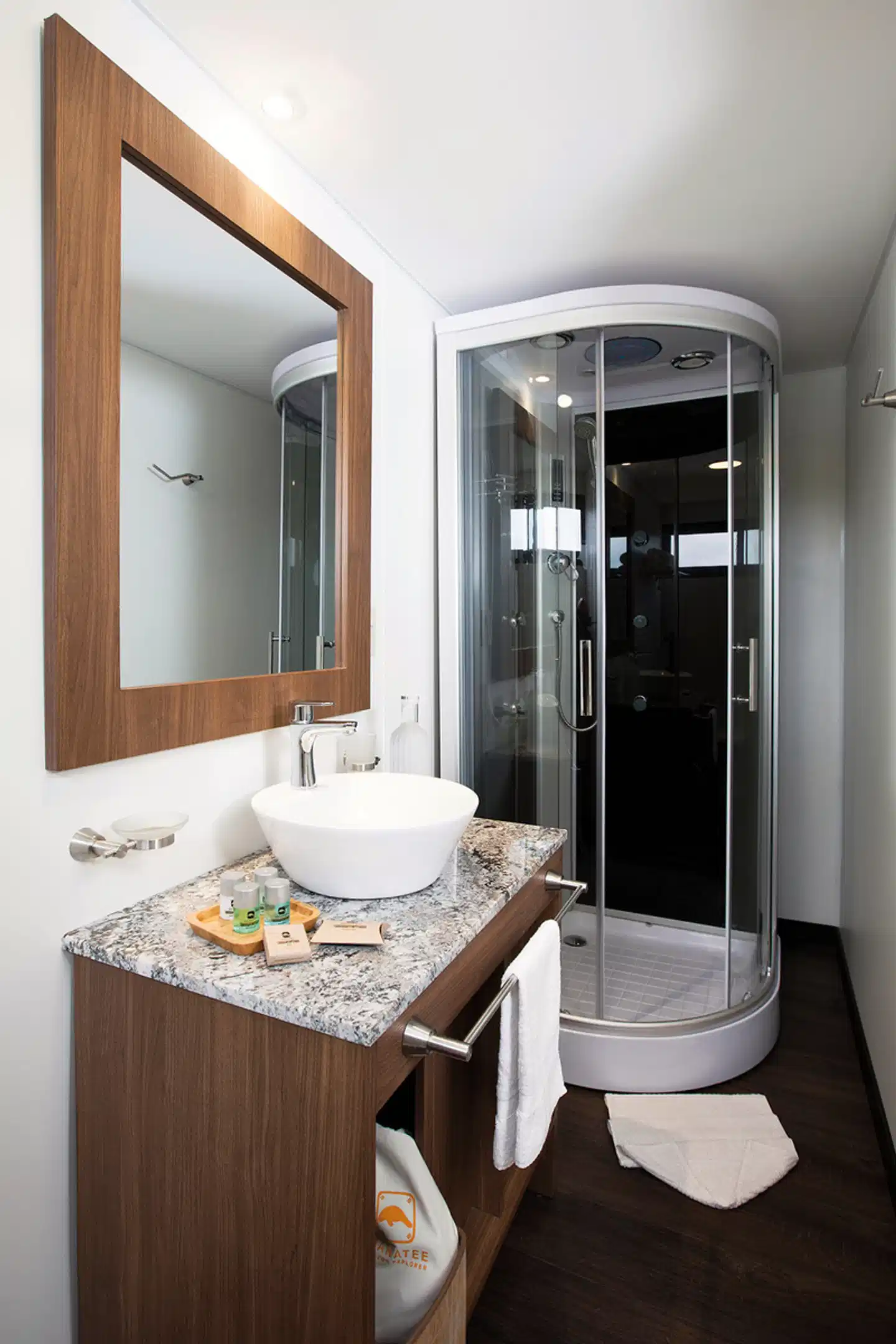 M/V Manatee Amazonas Explorer - 4 Nächte Badezimmer