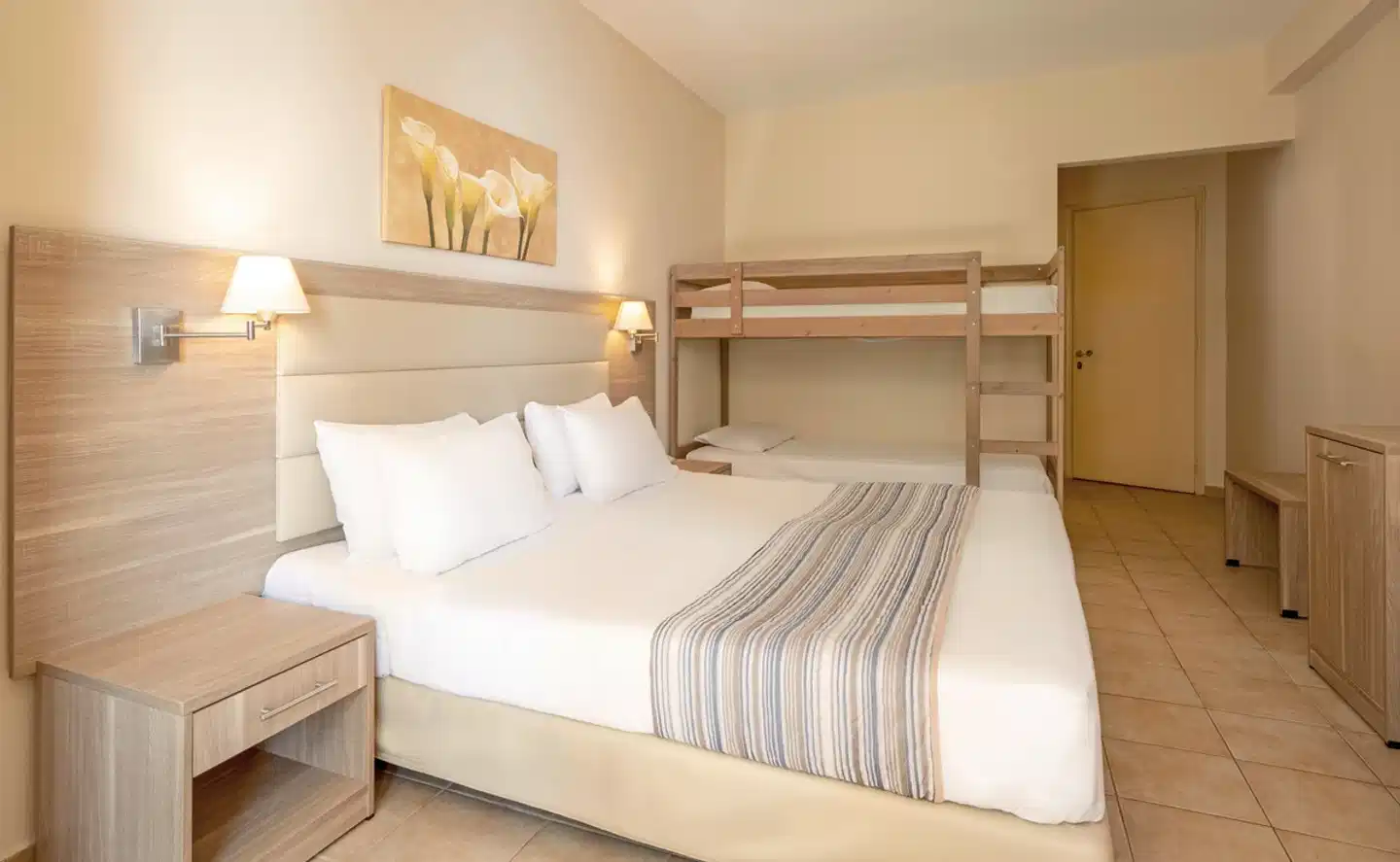 Canvas by Mitsis Belvedere Wohnbeispiel