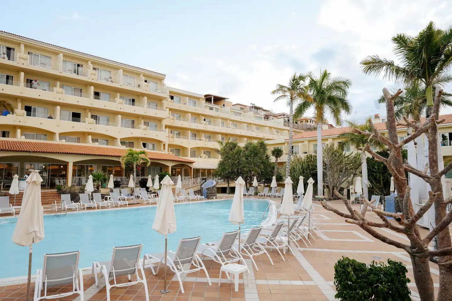 R2 Buganvilla Hotel & Spa Pool