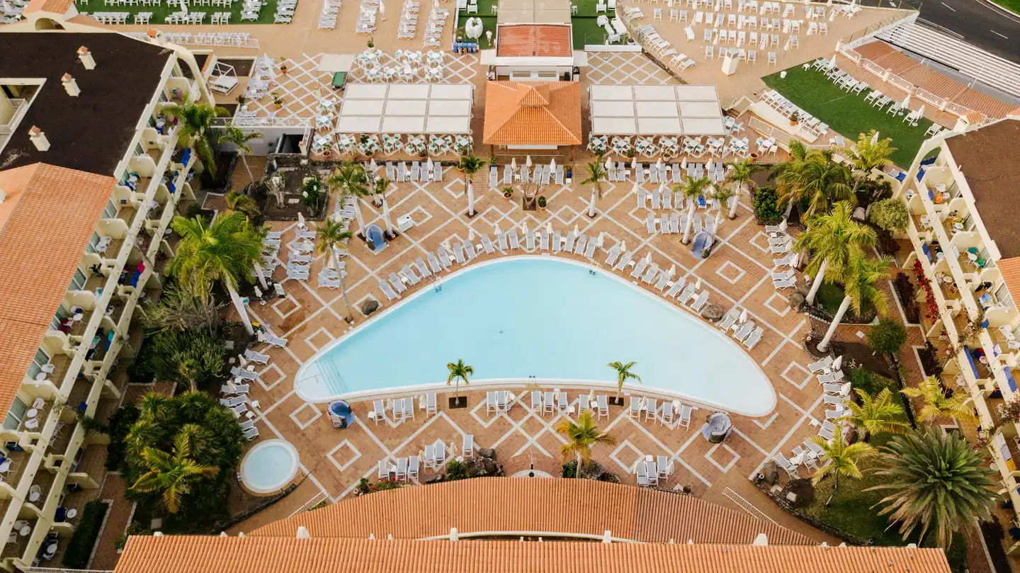 R2 Buganvilla Hotel & Spa Pool