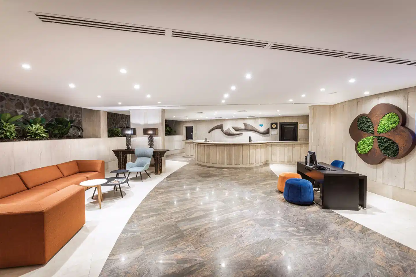 Sol Barbacan Sport und Entertainment