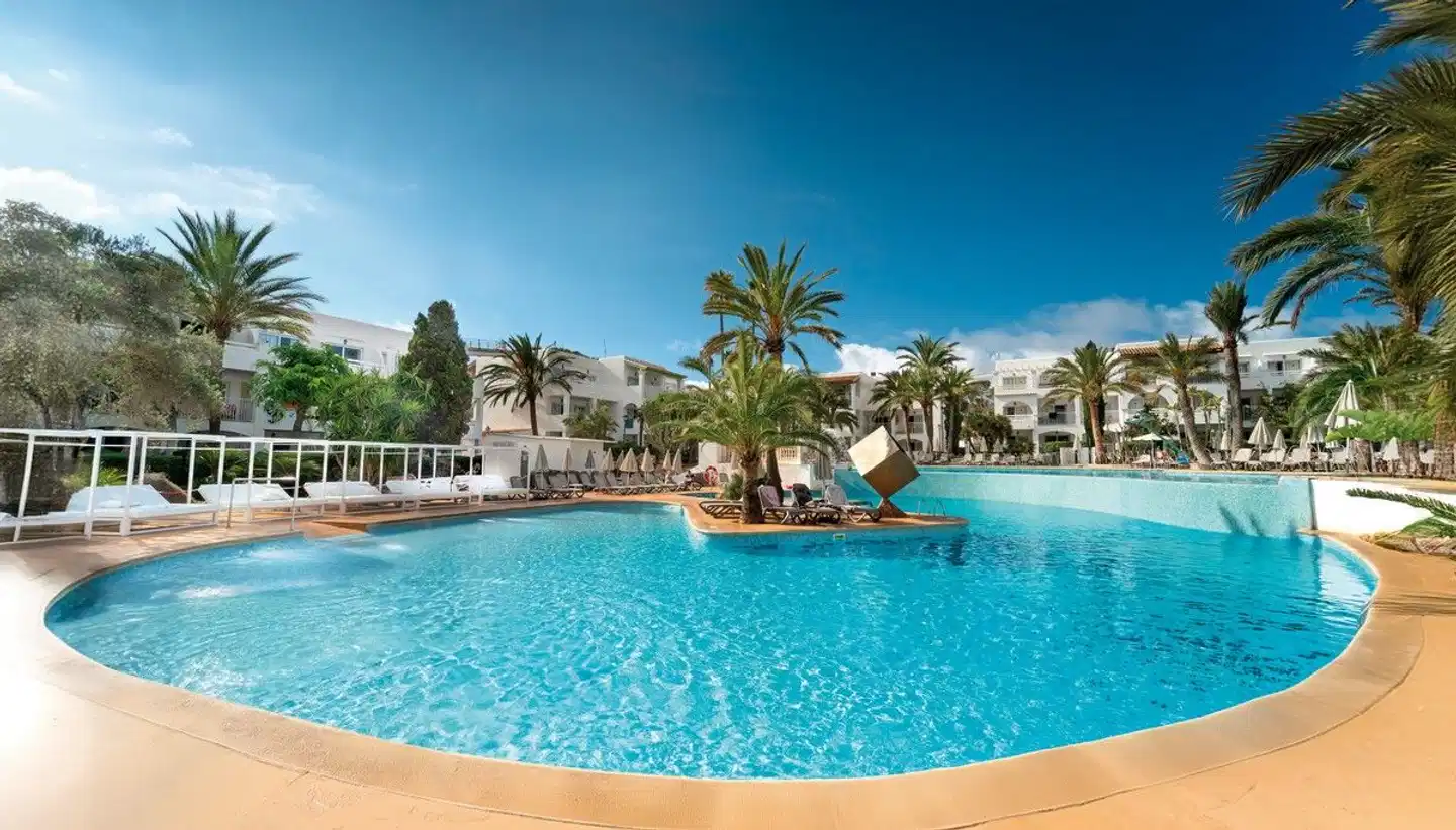 Calimera Fido Gardens Pool