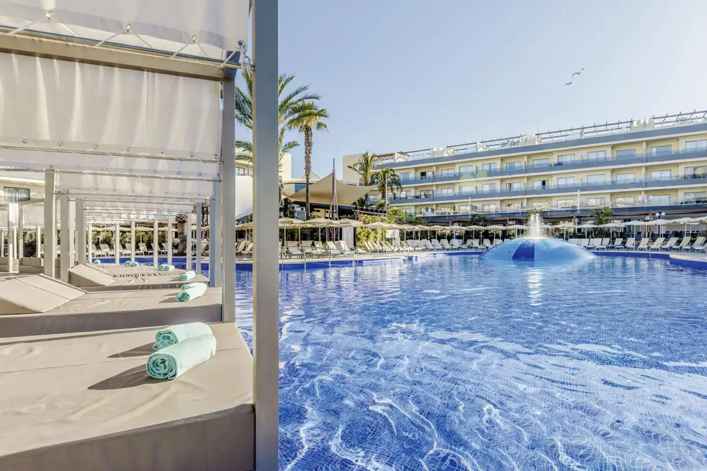 Zafiro Palmanova Pool