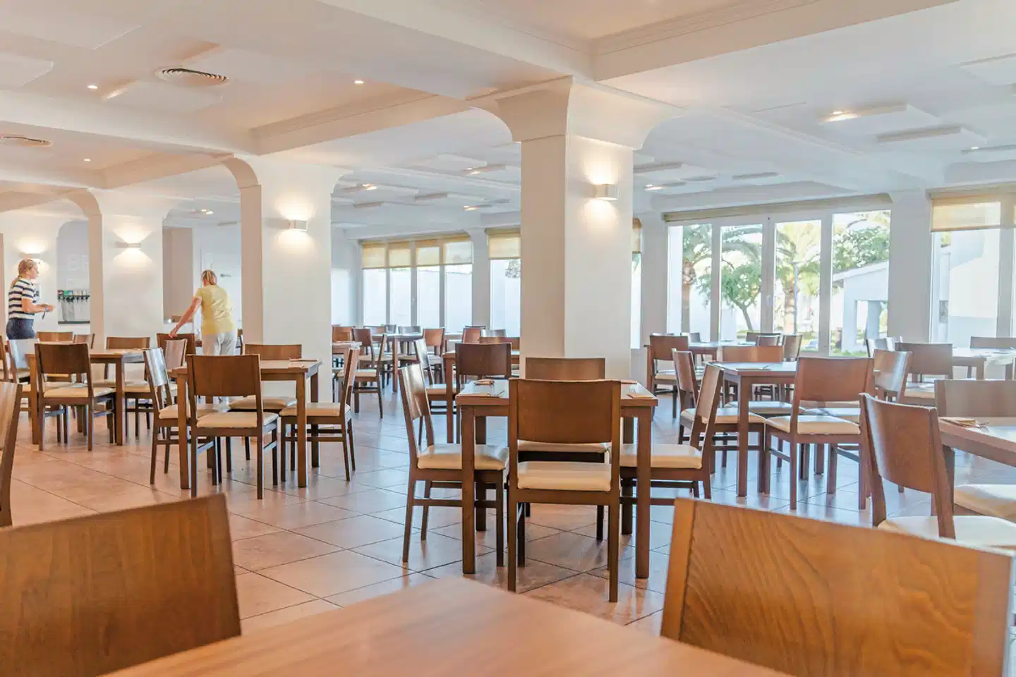 Minura Sur Menorca Restaurant