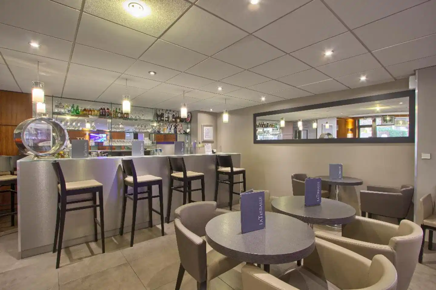 B&B Hotel Paris 17 Batignolles Bar