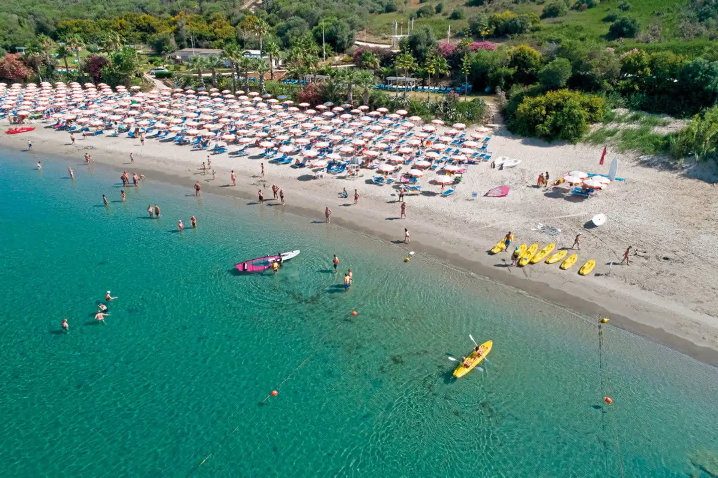 Mangia's Lipari Club Strand
