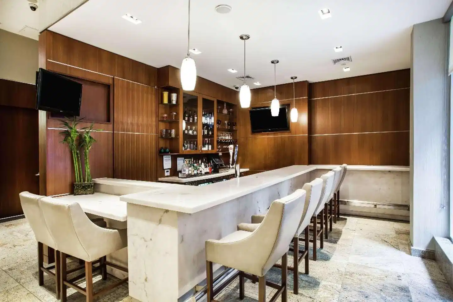 Hilton Garden Inn West 35th Street Bar